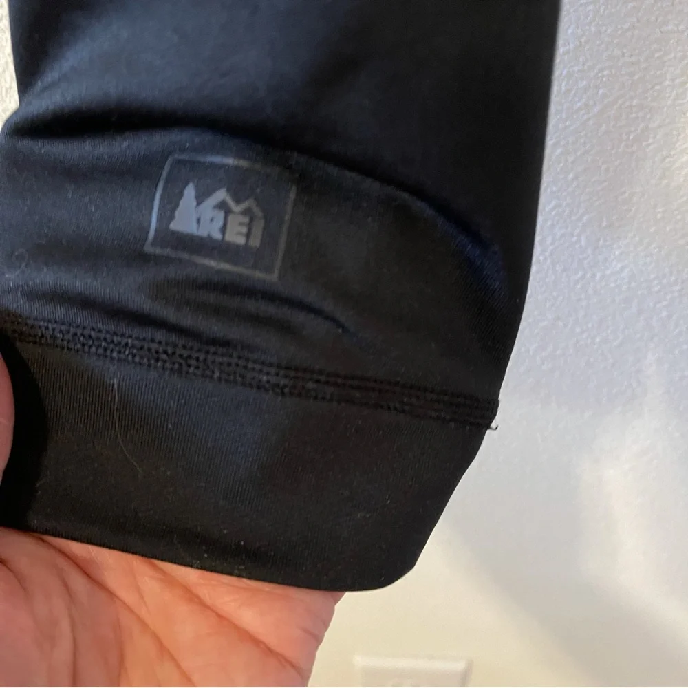 REI Youth Black Base Layer Bottoms/Pants. Size Medium (10/12).